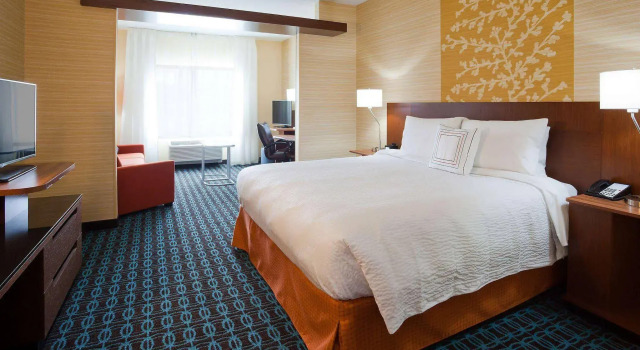 Fairfield Inn & Suites by Marriott St. Paul Northeast, Varaa Hotelli Hotellit Minnesota pysäköinnillä, Pysäköinti