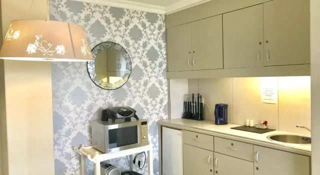 Студия False Bay Inn