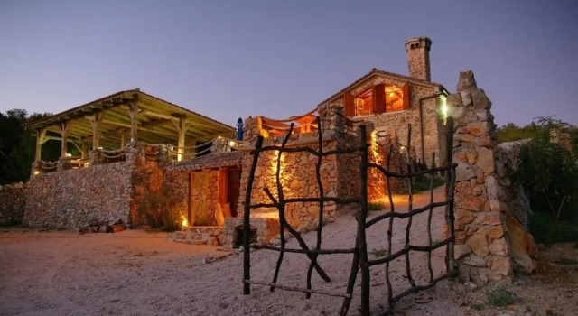 Boutique B&B Agroturizam Sv. Juraj, Book Bed and Breakfast Hotels in Kvarner Islands with a Pool, Swimming Pool