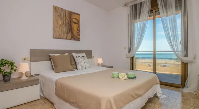 Luxurious Apartment in Empuriabrava With Sea View, Забронировать Апартаменты/квартира Отели Эмпуриабравы с бассейном, Бассейн