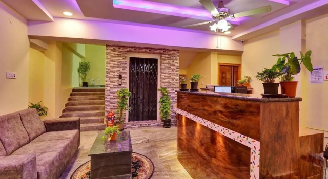 Sharans Inn Gandimisamma, Rezerwuj Hotel Hotele w Telangana z parkingiem, Parking