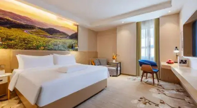 Люкс Deluxe Kyriad Marvelous Hotel Dongguan Huangjiang Jingyi