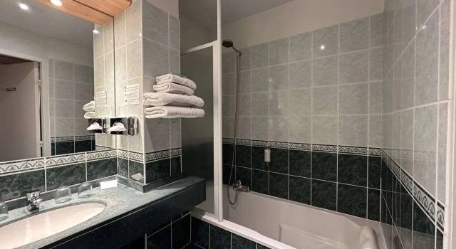 Четырёхместный семейный номер Standard Best Western Le Pont dOr