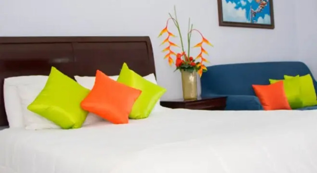 Estudios Sol y Luna, Varaa Hotelli Noord Aruba