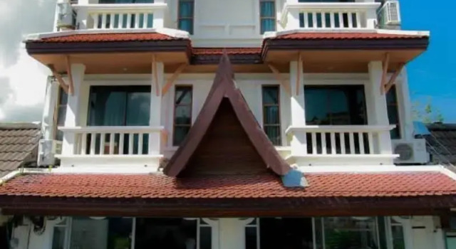 Holiday House Kata & Karon Phuket Hotel, Забронировать Хостел Недорогие отели острова Пхукета, недорого