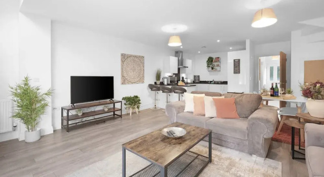 Коттедж Spacious 6 Bedroom House in Denton Way
