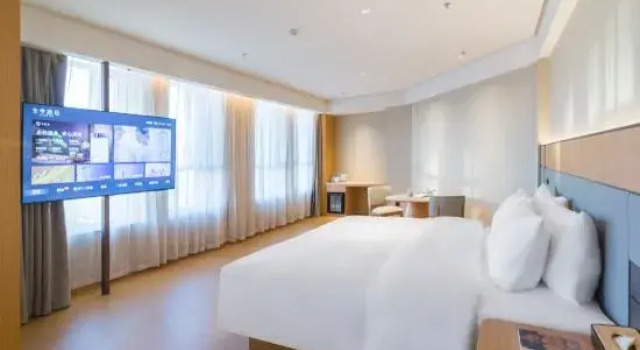 Люкс Deluxe JI Hotel (Tacheng)