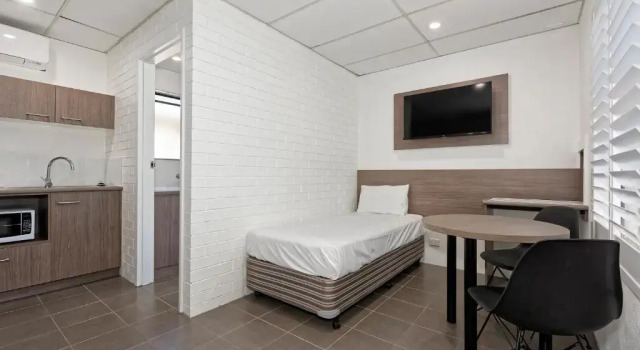 Трёхместный номер Standard Chalet Motor Inn