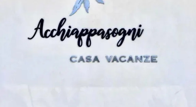 Коттедж Casa vacanze Acchiappasogni rosso