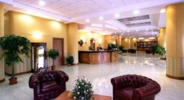 Gold, Book Hotel Marcianise Campania