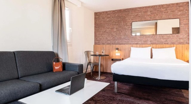 Двухместный семейный люкс с балконом Ibis Styles Lyon Villeurbanne Parc de la Tête dOr