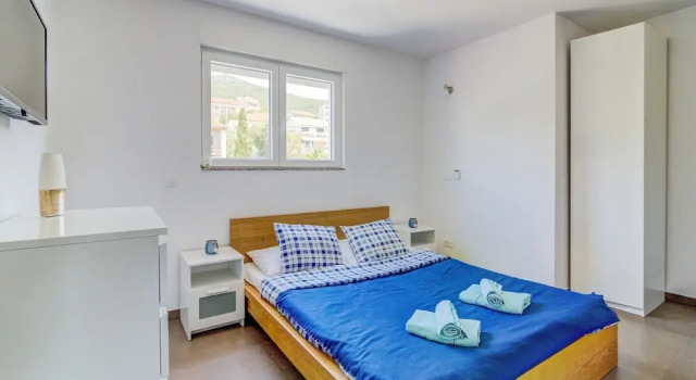 Beautiful Apartment in Smokvica Krmpotska With Outdoor Swimming Pool, Wifi and 3 Bedrooms