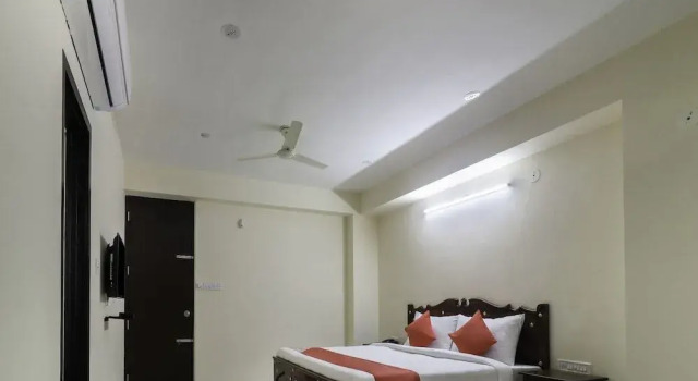 OYO 26950 Flagship Twisha Jaipur Inn, Забронировать Отель Отели штата Раджастхана с парковкой, Парковка