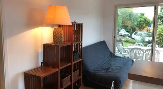 Appartement une chambre dans residence calme, Rezerwuj Apartament Hotele w Korsyka z parkingiem, Parking
