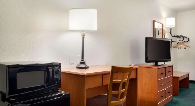 Deluxe Vierer Zimmer Travelodge by Wyndham Clinton Valley West Court