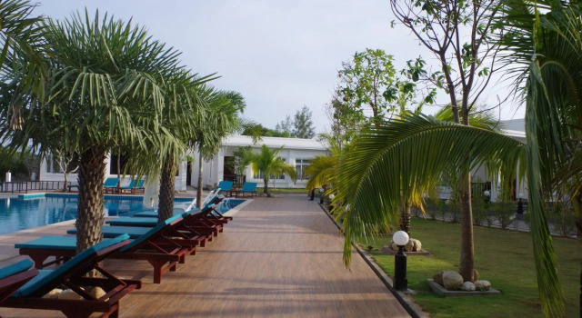 Mangrove River Resort
