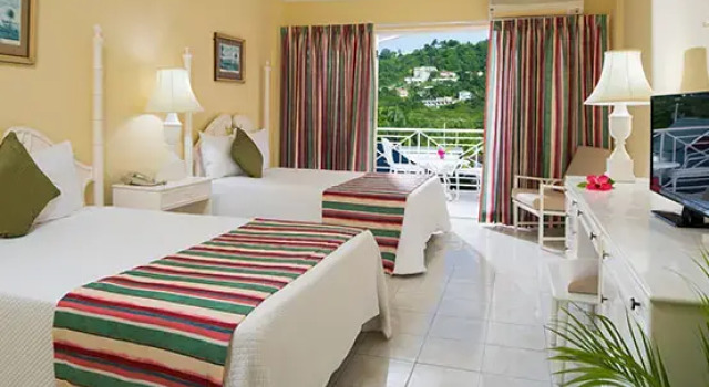Номер Deluxe с красивым видом из окна SeaGarden Beach Resort - All Inclusive