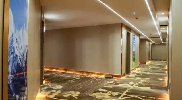 Nalati Yuhao Hotel