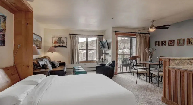 River Mtn Lodge E203 - Studio Condo, Rezerwuj Hotel Hotele w Vail Ski z parkingiem, Parking