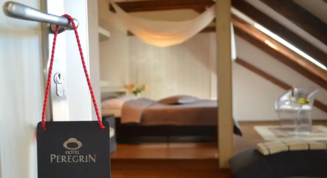 Апартаменты с балконом Hotel Peregrin