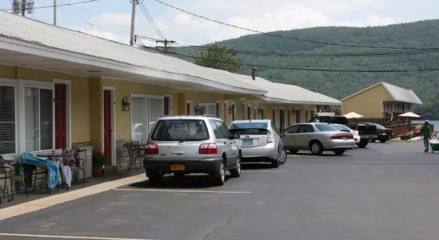 Четырёхместный номер Standard Park Lane Motel