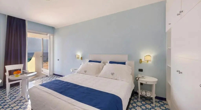 Четырёхместный номер Standard с видом на море Hotel Saline