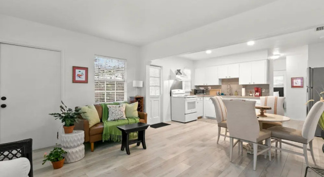 Апартаменты NEW Bayside Escape Cozy Hideaway Near Bayshore