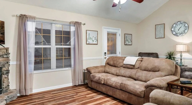 Апартаменты 1 Mile to Pkwy Pets Hot Tub Creekside Porch