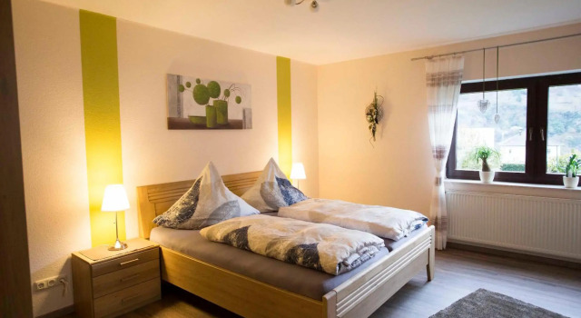 Ferienwohnung Zöll-Wedra, Забронировать Отель Трабен-Трарбах Мозель - Германия