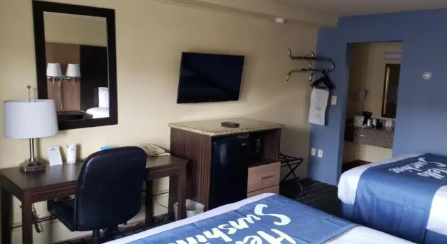Четырёхместный номер Standard Days Inn by Wyndham Tonawanda/Buffalo