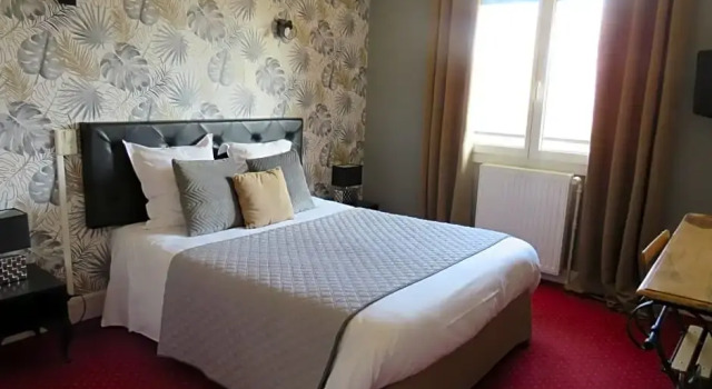Номер Superior Logis Hôtel Saint Cyr