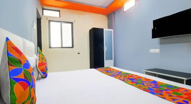 FabHotel Shree Moti Palace, Забронировать Отель Отели штата Махараштры с завтраком, Завтраки