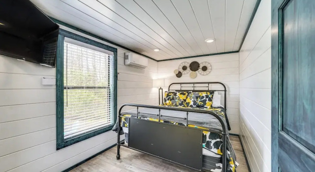 Broken Bow Cabin w/ Hot Tub, Fire Pit & Creek View, Boek Vakantiehuis Broken Bow Oklahoma