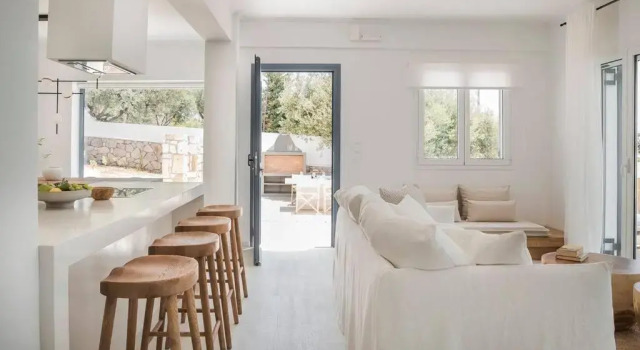 Вилла с 3 комнатами Lourdas White Villa