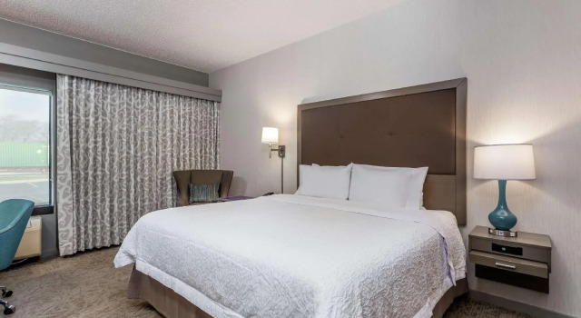 Двухместный номер Standard Hampton Inn Milwaukee Airport
