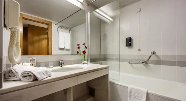 Двухместный номер Standard с балконом TRYP by Wyndham Montijo Parque Hotel
