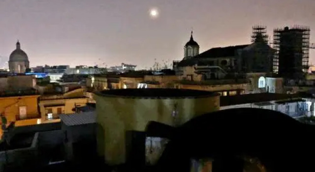 I Tetti Del Centro Storico, Забронировать Отель Отели Неаполя с парковкой, рядом с Кафедральный собор Неаполя, Парковка