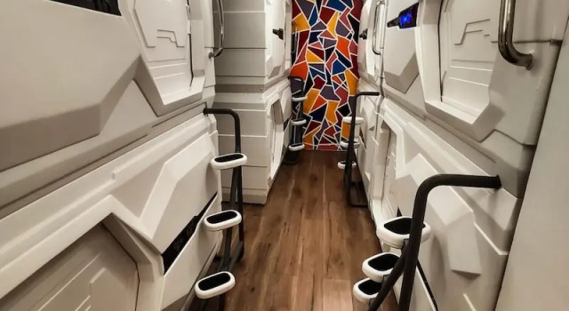 Standard Kapsel Capsule & Dormitory Space-X