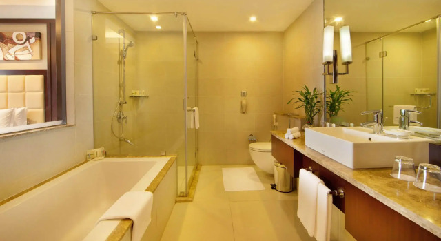 Четырёхместный номер Standard с 2 комнатами Holiday Inn Cochin by IHG