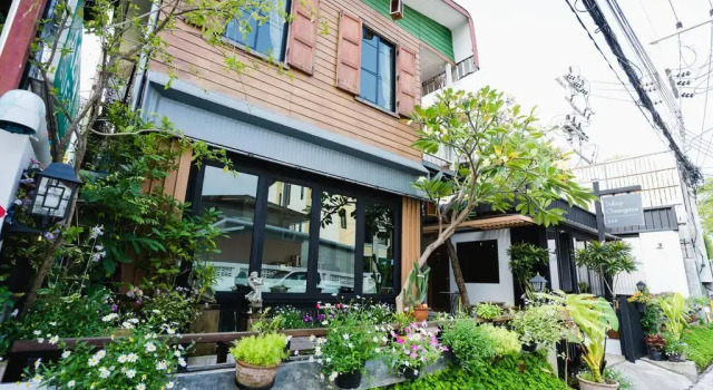 Кровать в общем номере Sabuy Chiangmai
