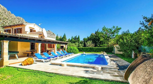 Вилла с 3 комнатами с балконом Villa BARRACA