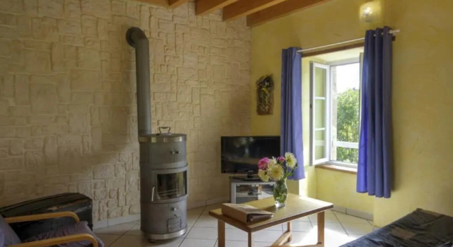 Gîte Aboën, 3 pièces, 6 personnes - FR-1-496-14, Boek Appartement Hotels in Franche-Comte met parkeren, Parkeren
