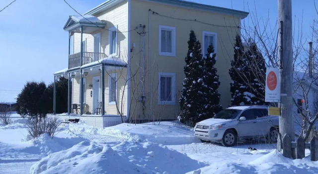 Chez Jacques et Chantale B&B, Rezervovat Penzión se snídaní Saint-Roch-de-Richelieu Quebec