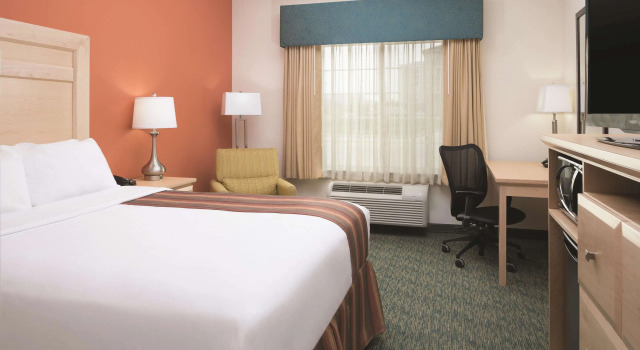 La Quinta by Wyndham Grand Forks, Забронировать Отель Отели и гостиницы Гранд-Форкс, рядом с Splasher's of the South Seas, Отель