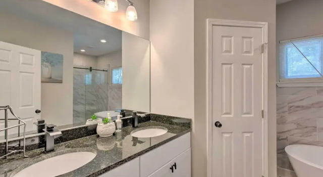 Коттедж Stylish College Park Home w/ Private Garden!