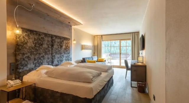 Полулюкс Romantik Hotel Post