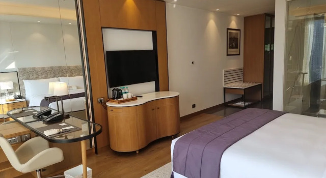 Номер Premier The Leela Bhartiya City Bengaluru
