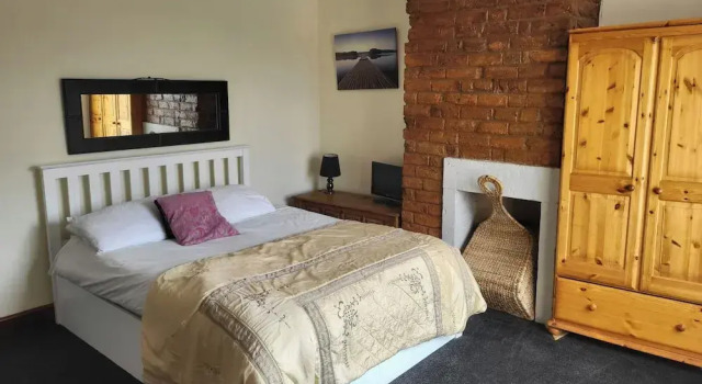 Cottage - Sleeps 4 - Garden - Parking, Забронировать Дом для отпуска Виллы Чорли, Вилла