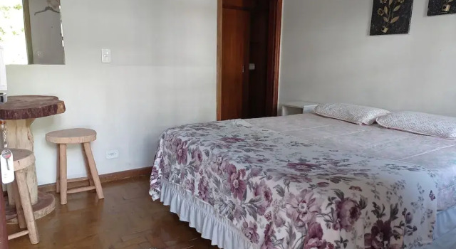 Двухместный люкс A Nossa Casinha Capivari - 400m do Parque Capivari