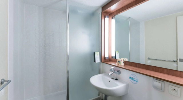 Двухместный номер Standard Campanile Rouen Sud - Zénith - Parc Expo